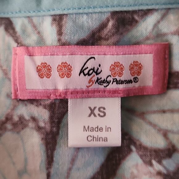 Koi by Kathy Peterson Scrub Top XS - Picture 7 of 7